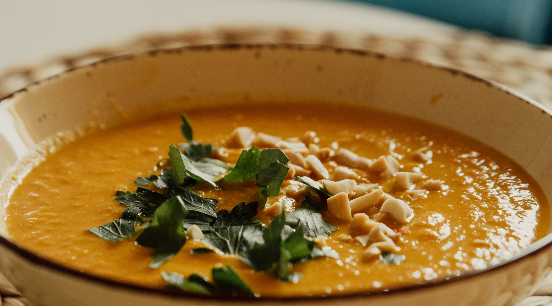 Vegane Kürbissuppe für innere Balance und Wohlbefinden